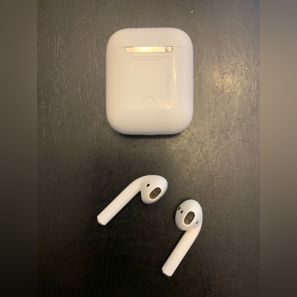Apple AirPods-1st Generation-excellent condition